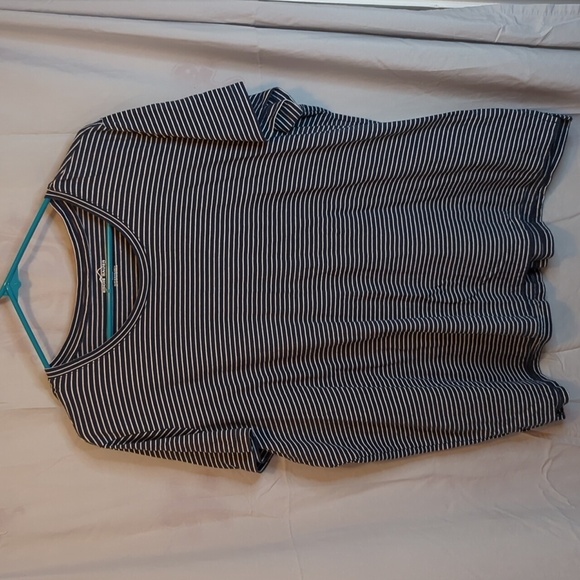 Eddie Bauer navy and white striped Tshirt - Picture 1 of 6